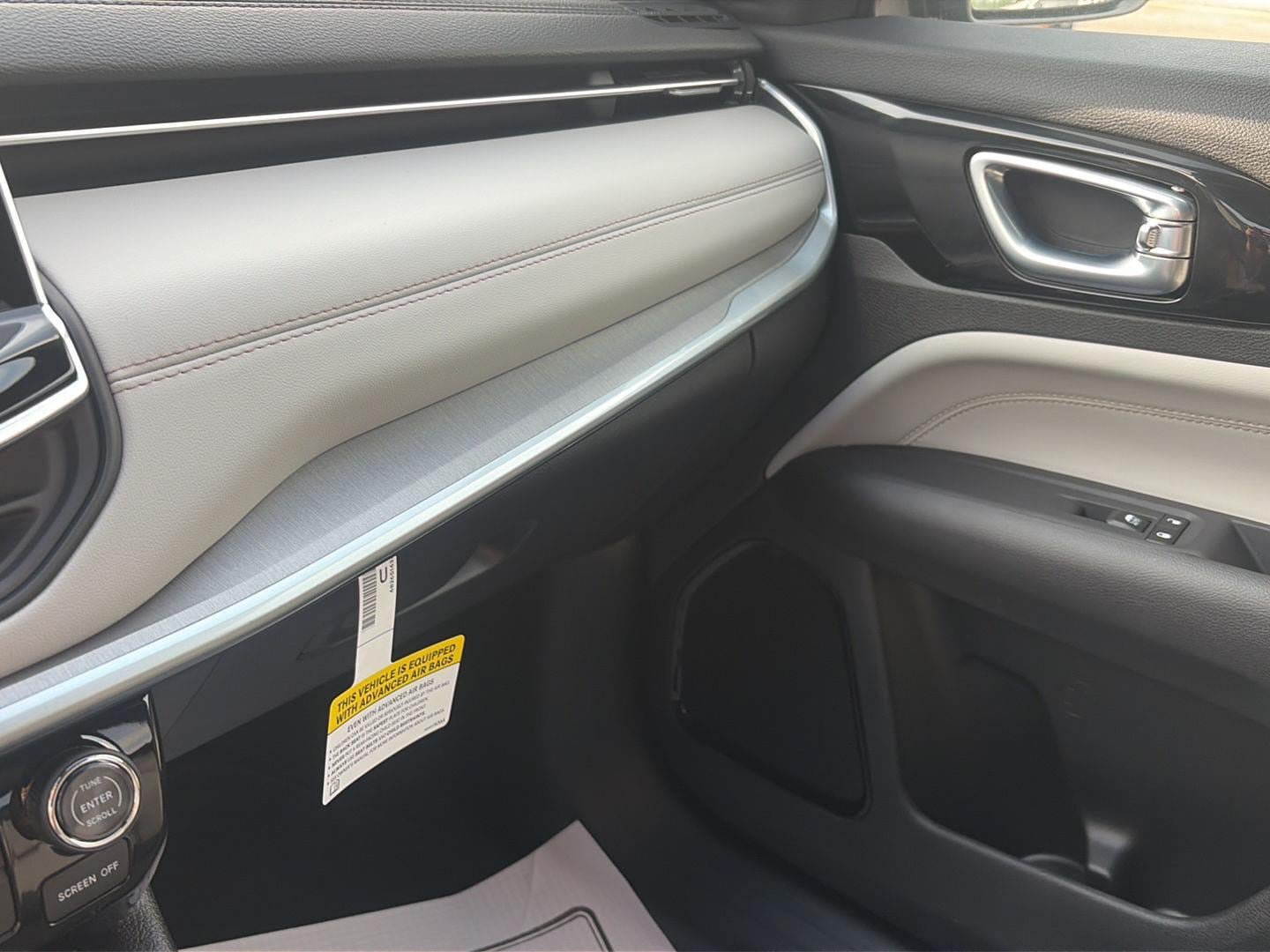 New 2026 Jeep Compass Limited AWD/4WD image 31