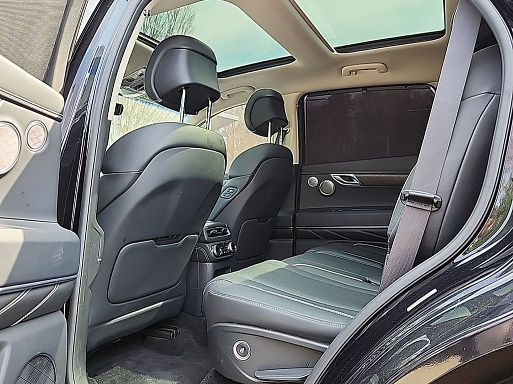 Used 2024 Genesis GV80 2.5T w/ Prestige Package image 17