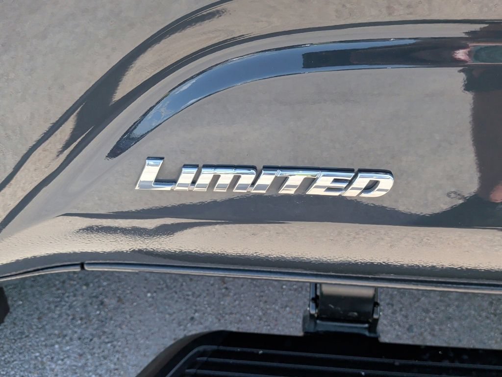 Used 2025 Toyota Tacoma Limited AWD/4WD image 44