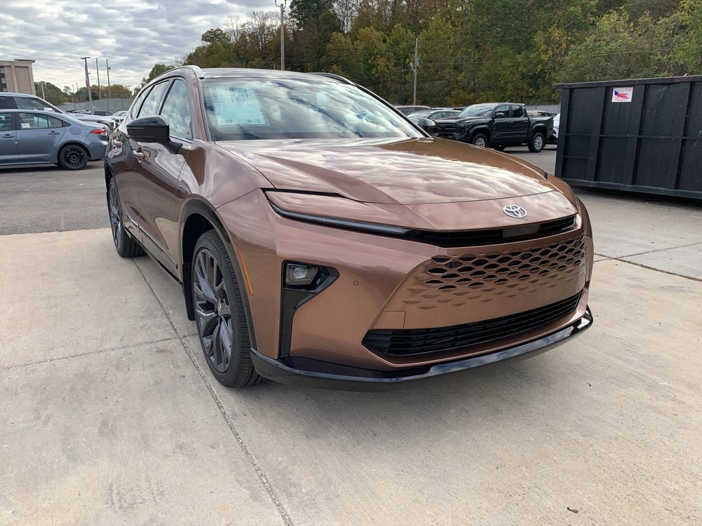 New 2025 Toyota Crown Signia image 2