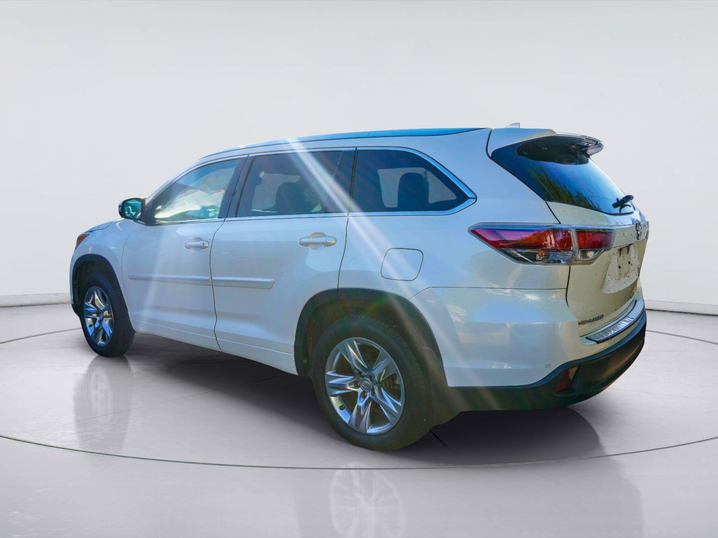 Used 2014 Toyota Highlander Limited Platinum FWD image 6
