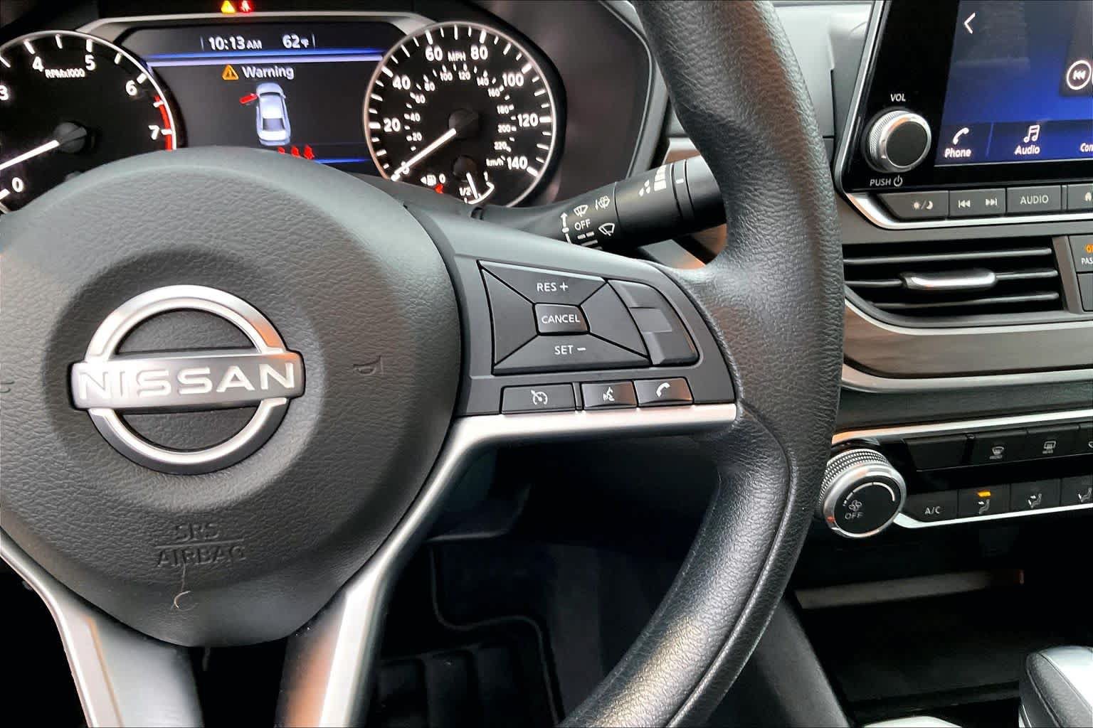 Used 2024 Nissan Altima 2.5 SV FWD image 24