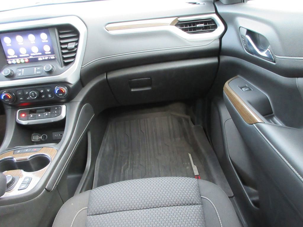 Used 2023 GMC Acadia SLE w/ Driver Convenience Package image 16