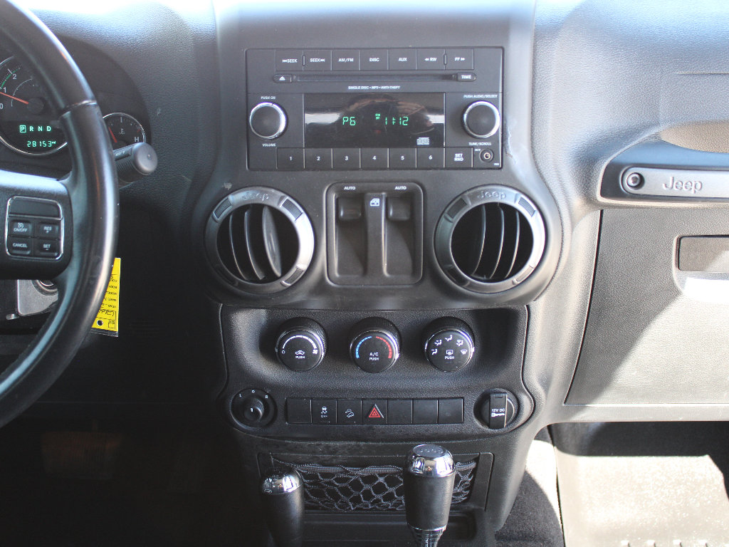 Used 2018 Jeep Wrangler Sport S image 19