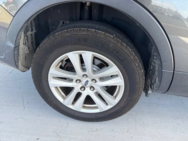 Used 2018 Ford Explorer XLT w/ Equipment Group 202A AWD/4WD image 11
