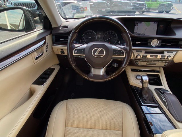 Used 2016 Lexus ES 350 w/ Navigation System Package FWD image 30