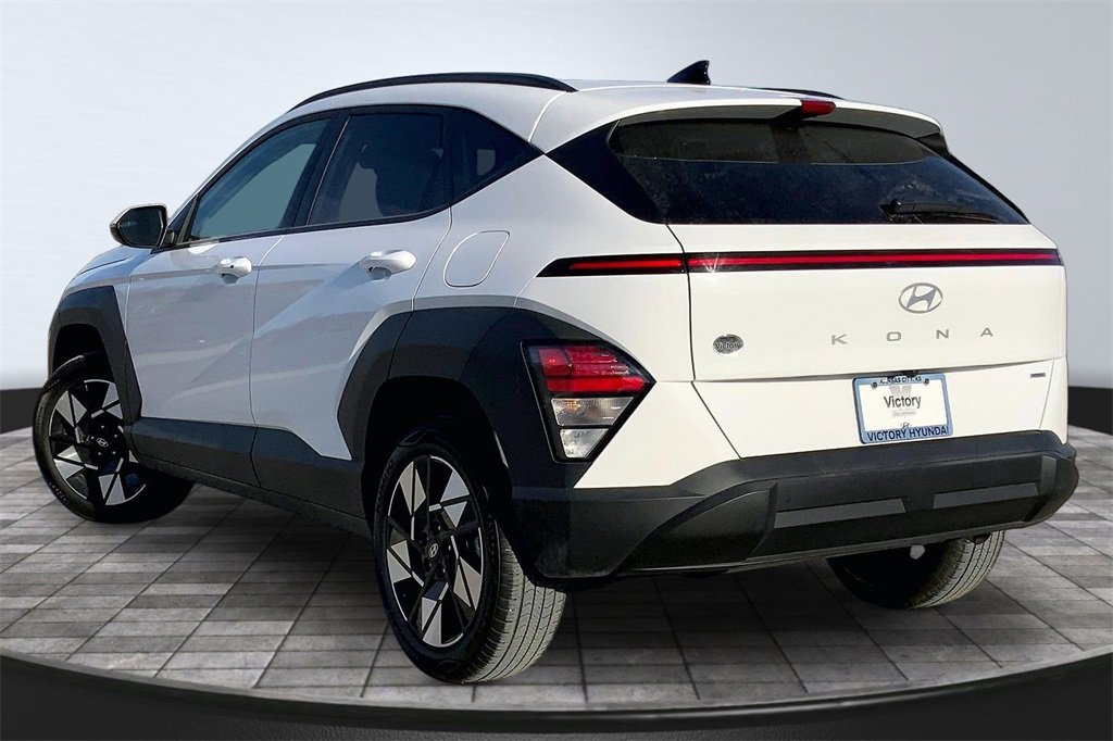 Used 2025 Hyundai Kona SEL image 7