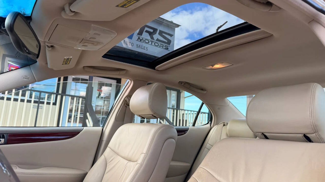 Used 2002 Lexus ES 330 w/ Premium Pkg FWD image 12