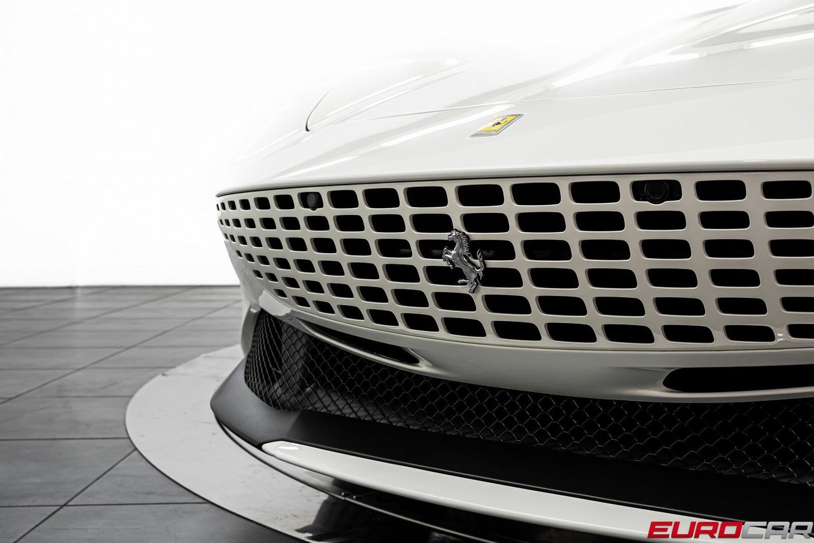 Used 2025 Ferrari Roma Spider RWD image 12