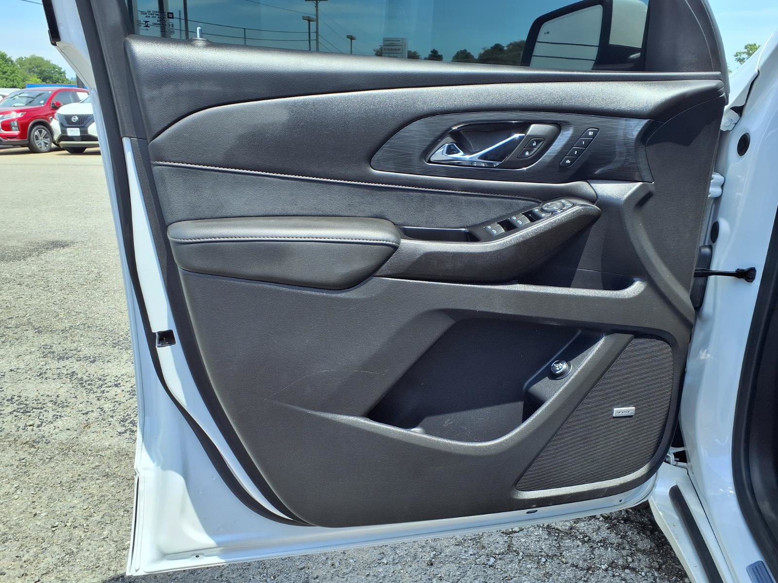Used 2023 Chevrolet Traverse High Country FWD image 17