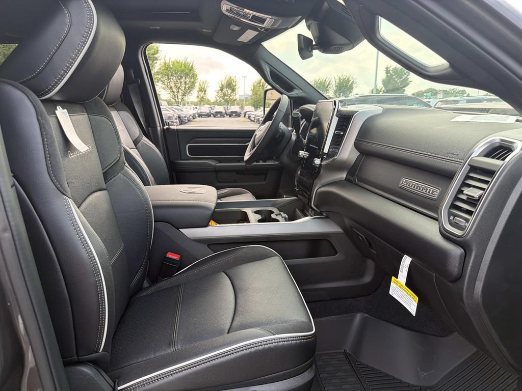 New 2026 RAM 3500 Laramie AWD/4WD image 26