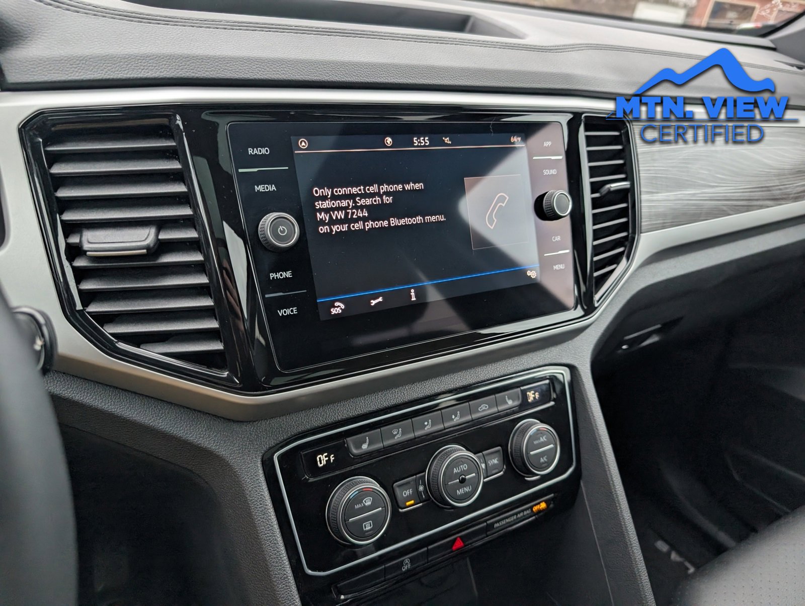 Used 2023 Volkswagen Atlas Cross Sport SE image 25