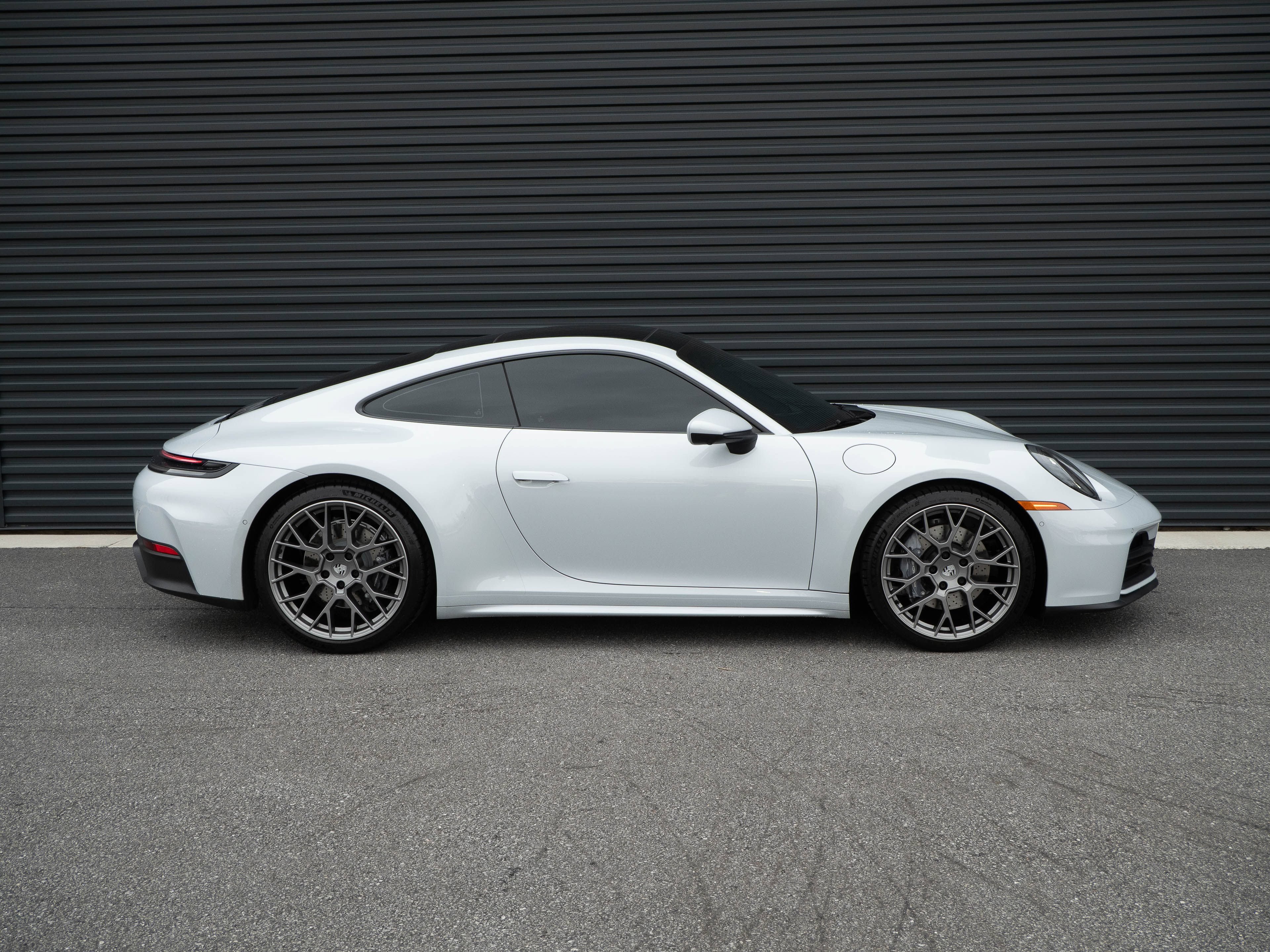 Used 2025 Porsche 911 Carrera w/ Premium Package RWD image 23