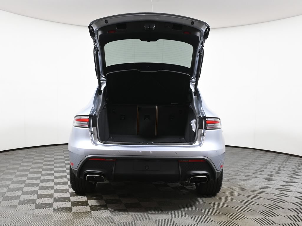 New 2026 Porsche Macan AWD/4WD image 40