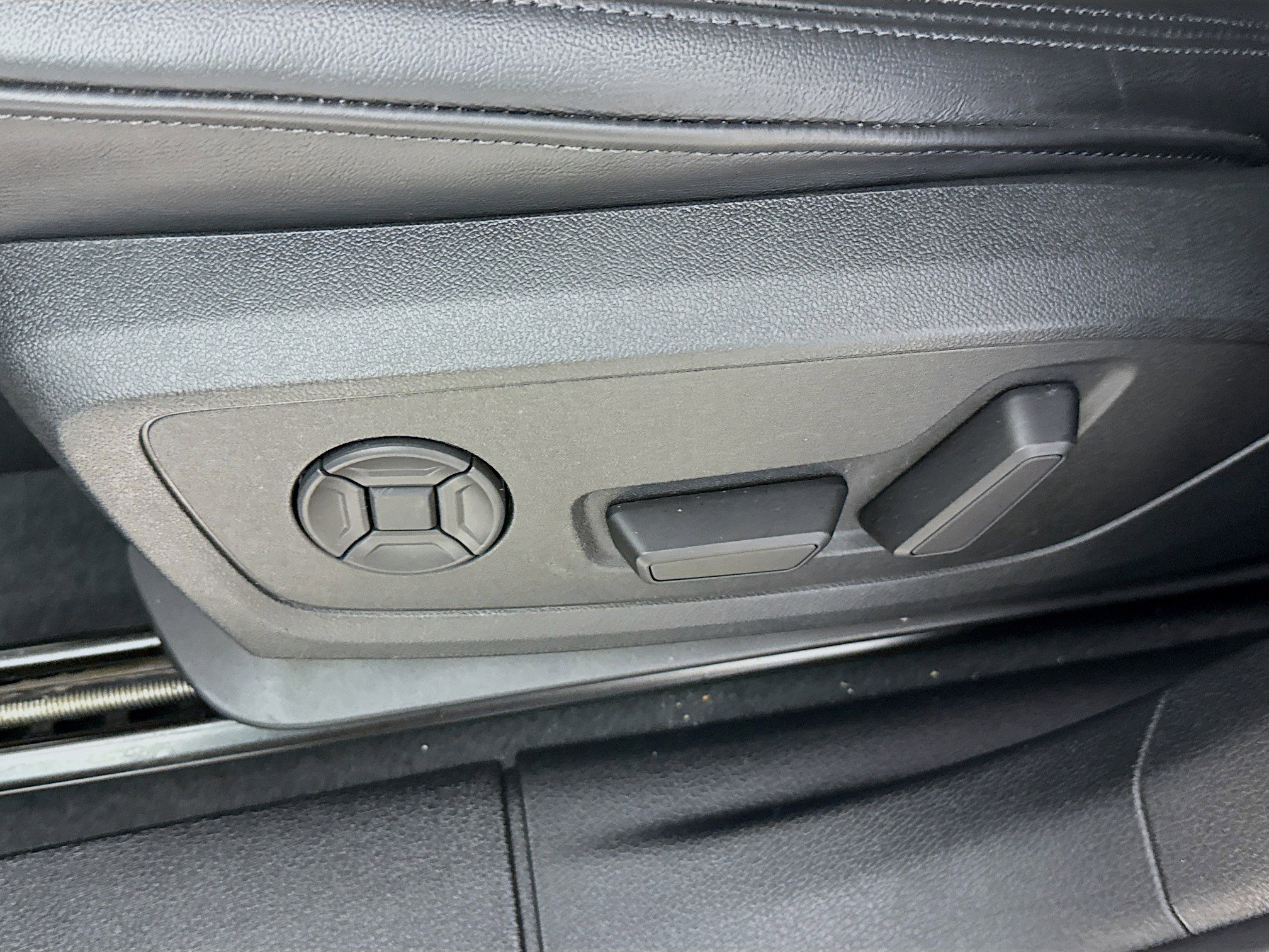 Used 2025 Audi Q3 2.0T Premium image 22