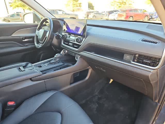Used 2025 Toyota Grand Highlander AWD image 20