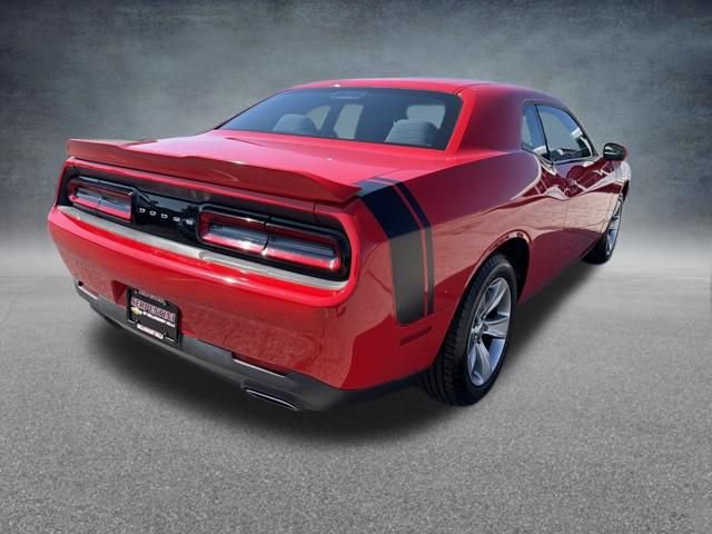 Used 2016 Dodge Challenger SXT RWD image 6