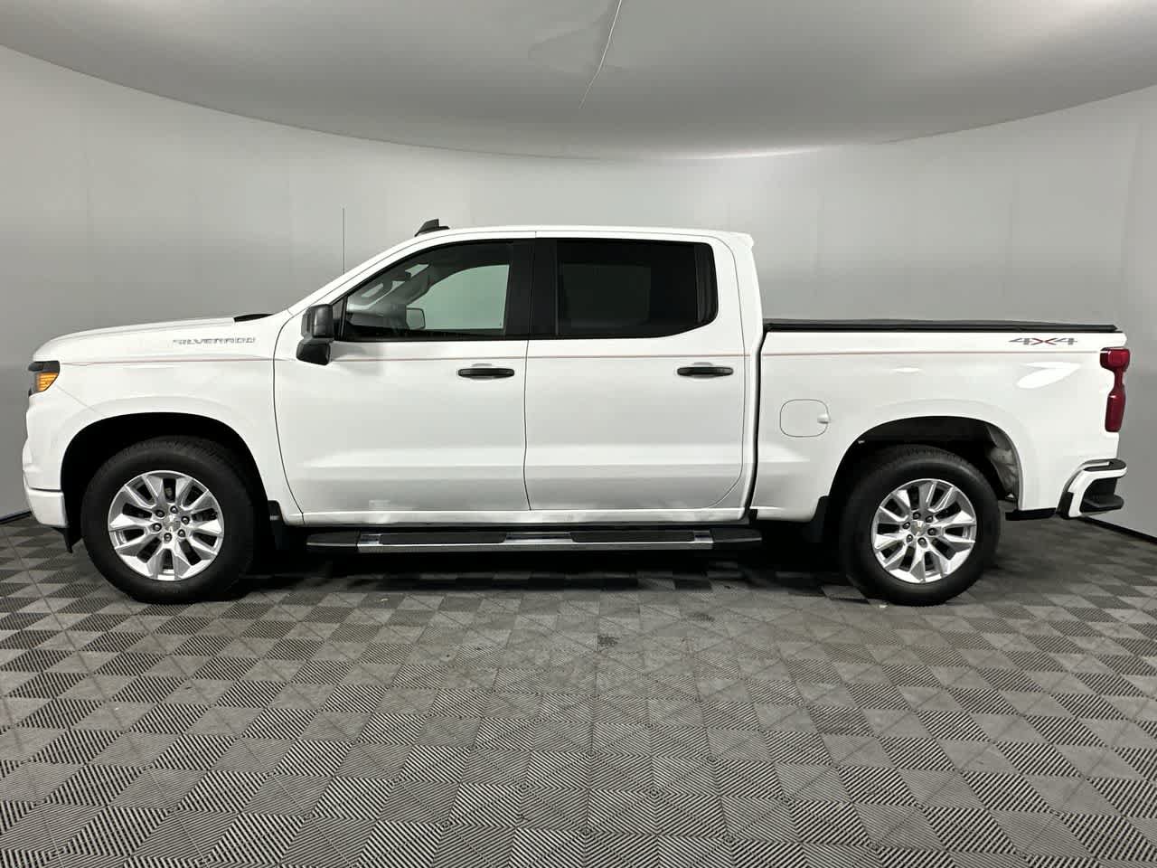 Used 2022 Chevrolet Silverado 1500 Custom AWD/4WD image 5
