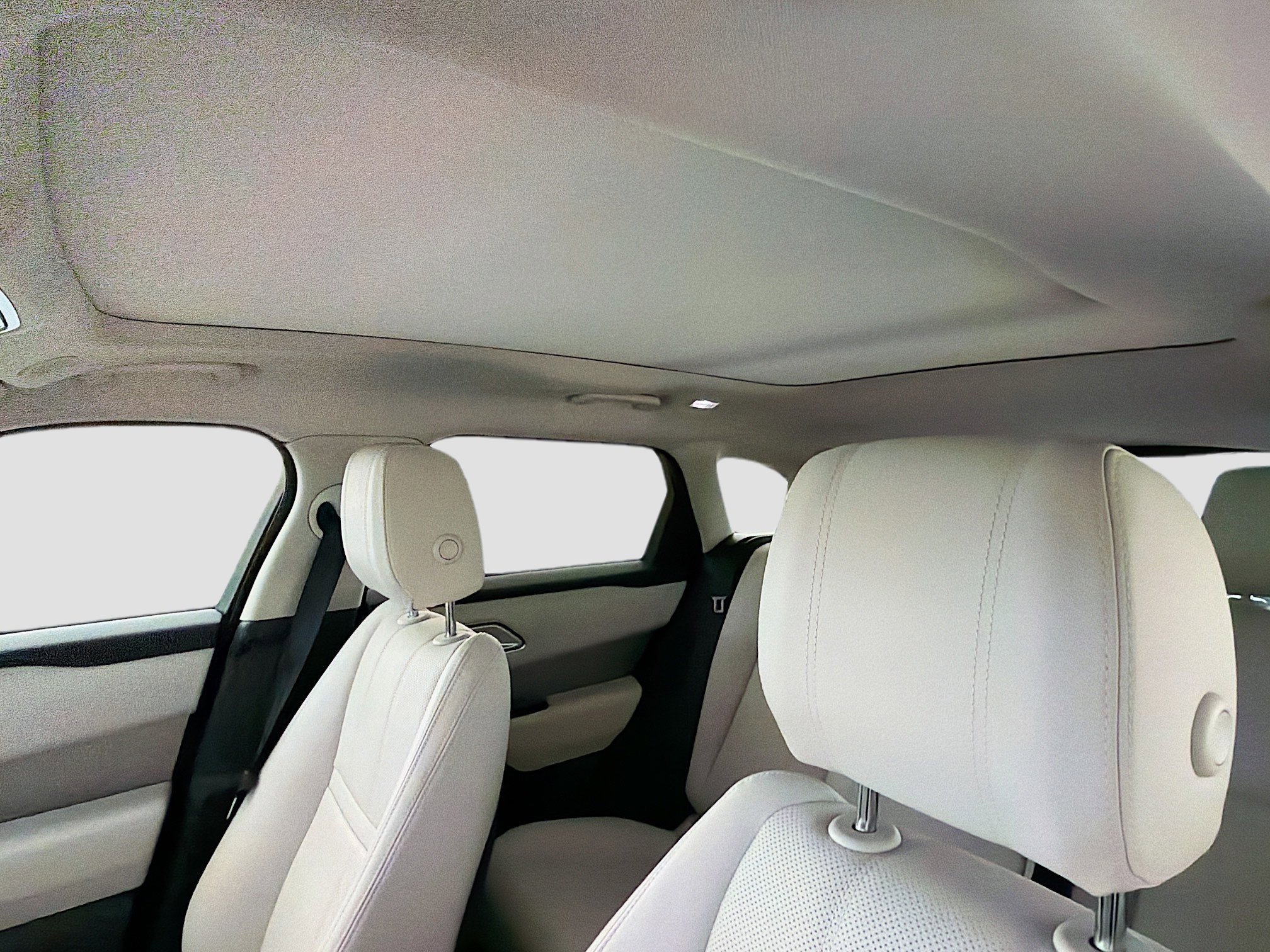 Used 2022 Land Rover Range Rover Velar R-Dynamic S image 27