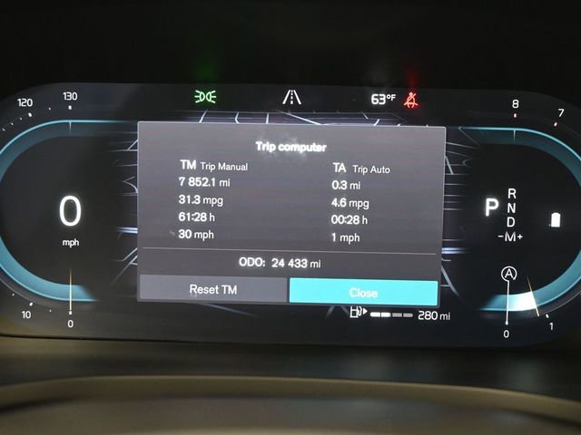 Used 2025 Volvo S60 B5 Plus image 27