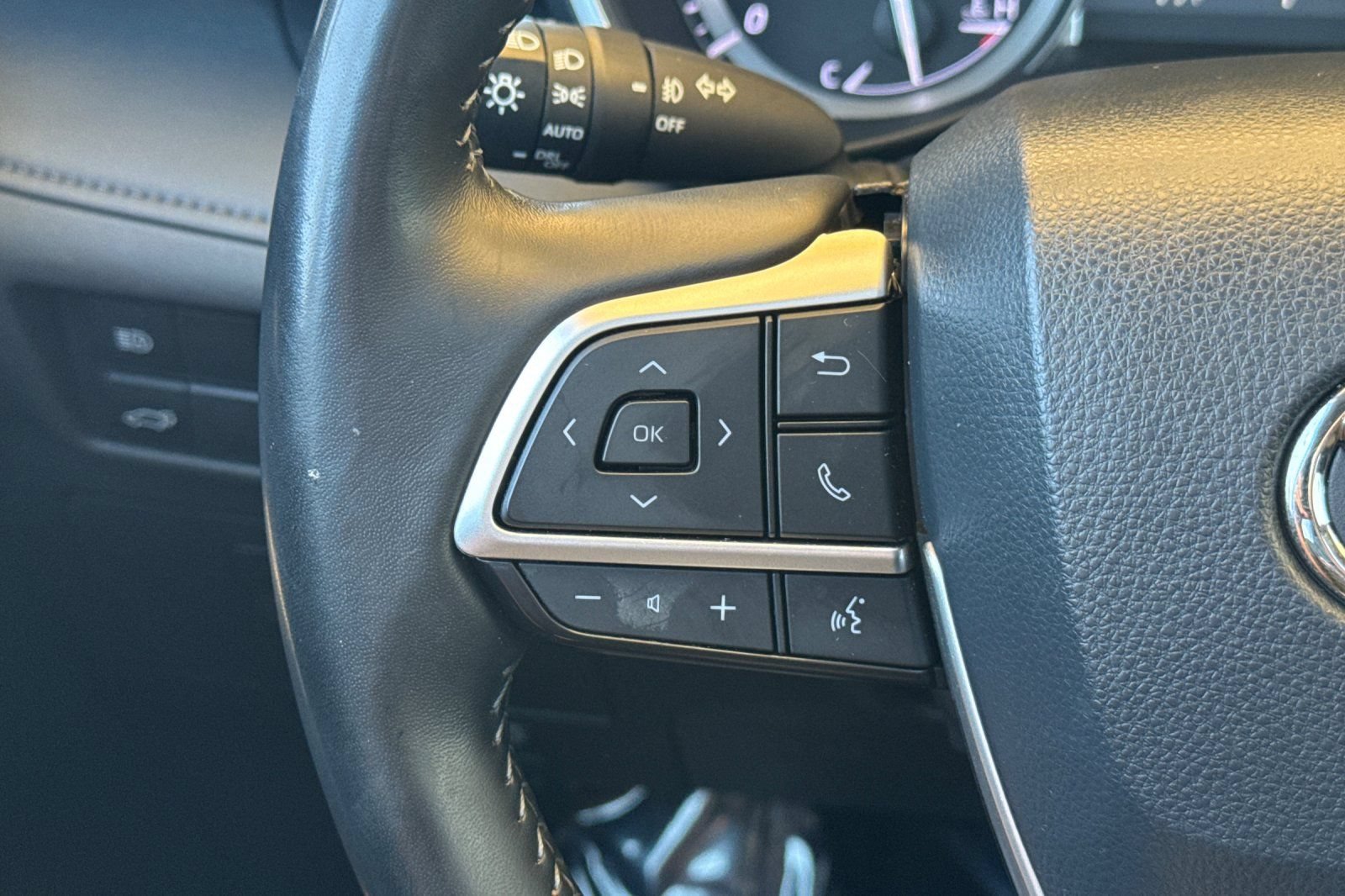Used 2022 Toyota Highlander XLE FWD image 30