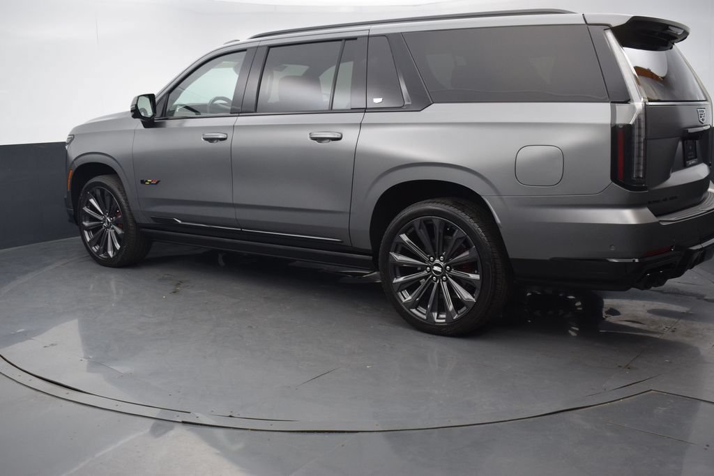 Certified 2026 Cadillac Escalade ESV V AWD/4WD image 4