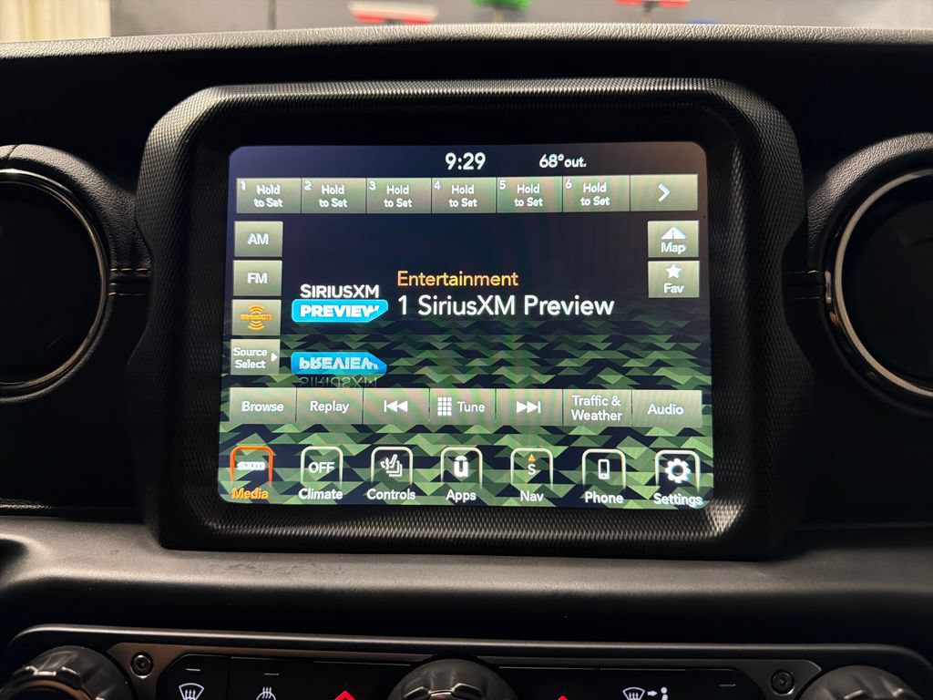 Used 2022 Jeep Wrangler Unlimited Sahara AWD/4WD image 8