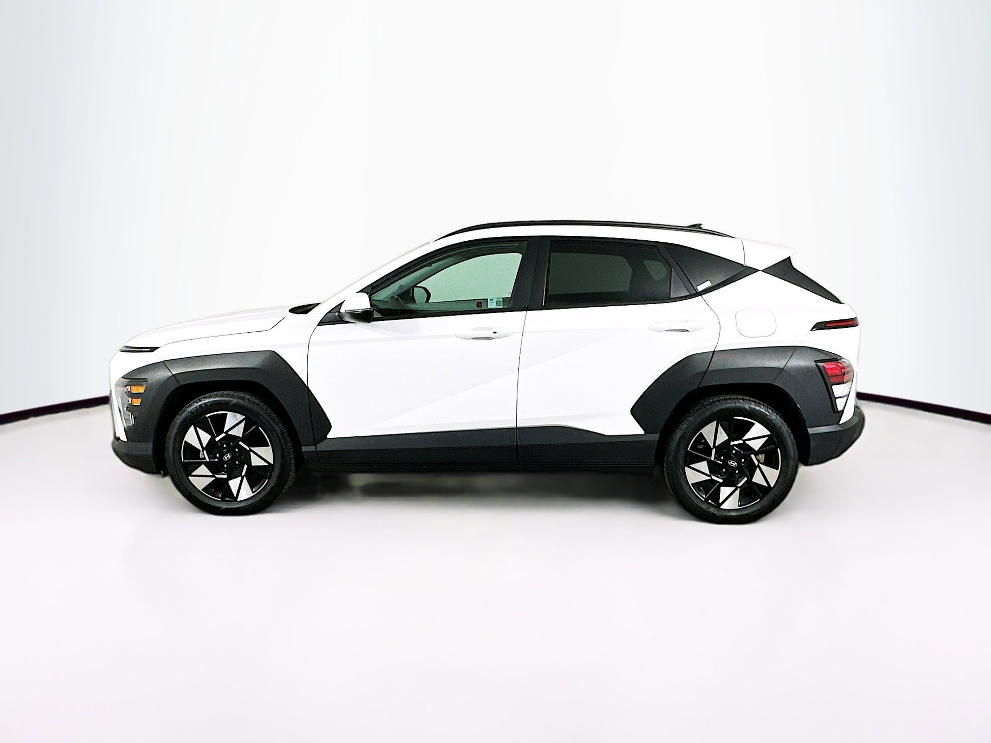 Used 2024 Hyundai Kona SEL image 4