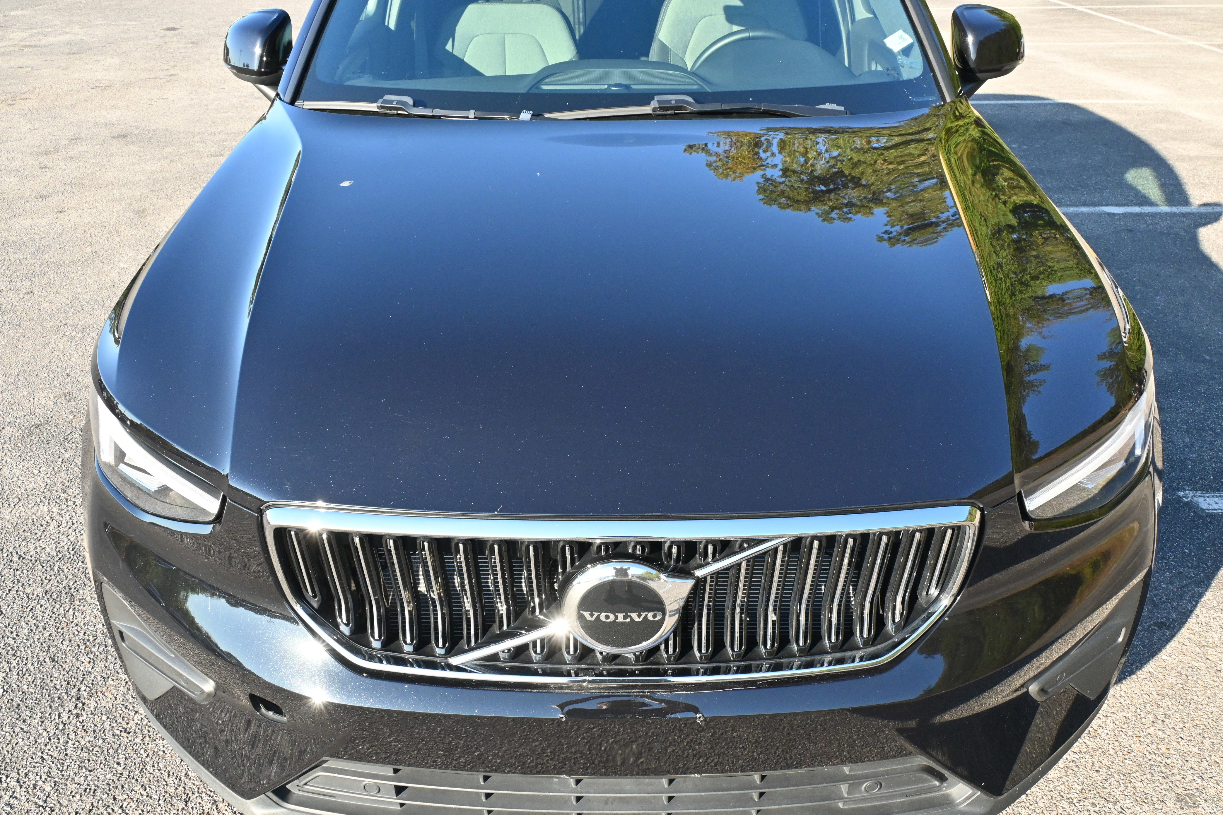 Used 2025 Volvo XC40 B5 Core image 12