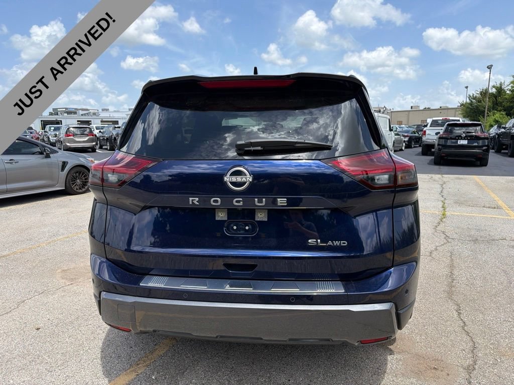 Certified 2025 Nissan Rogue SL w/ SL Premium Package AWD/4WD image 6