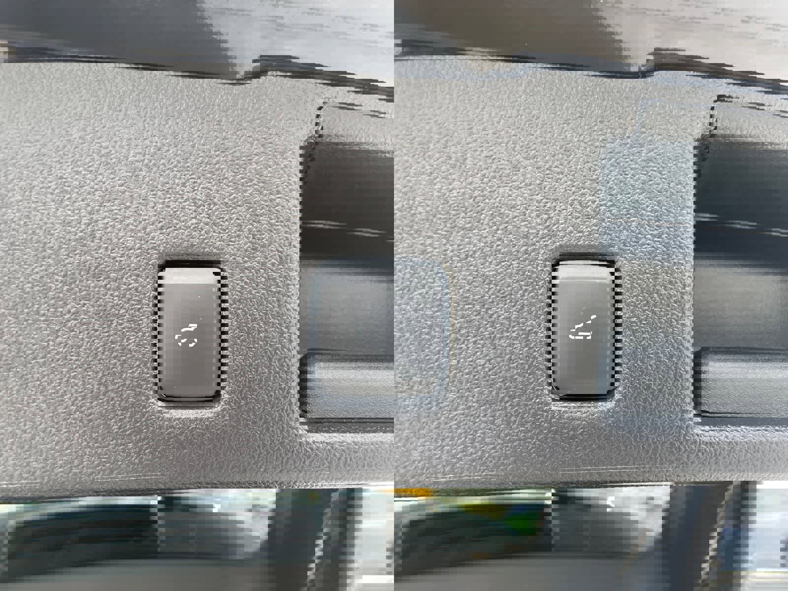 Used 2021 Ford Escape SEL w/ Technology Package image 23