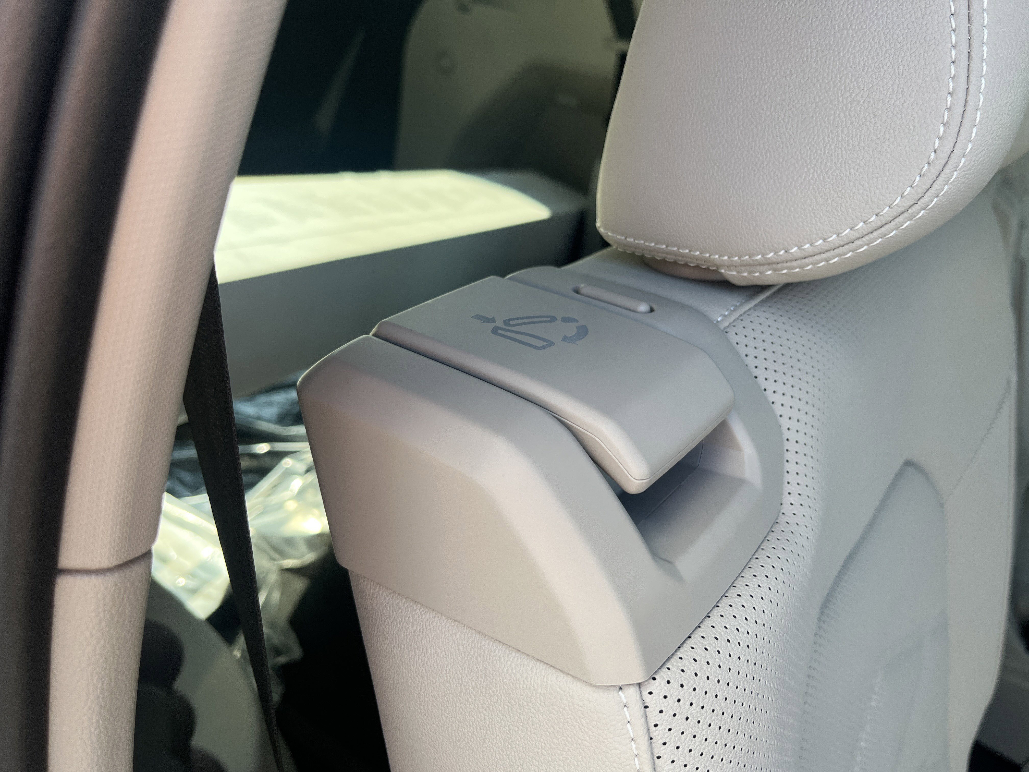 New 2026 Volkswagen Atlas SE image 15