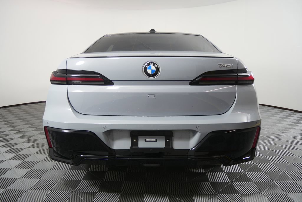 Certified 2023 BMW 740i w/ Parking Assistance Package RWD image 4