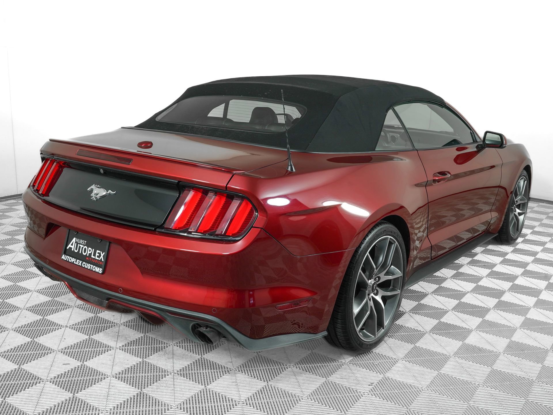 Used 2016 Ford Mustang Premium w/ Equipment Group 201A image 5