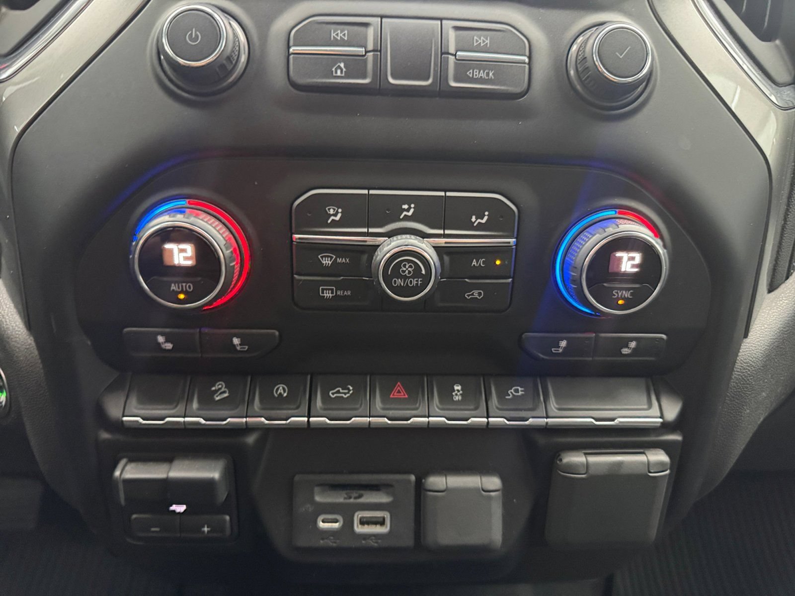 Certified 2020 Chevrolet Silverado 1500 LT w/ Texas Edition AWD/4WD image 20