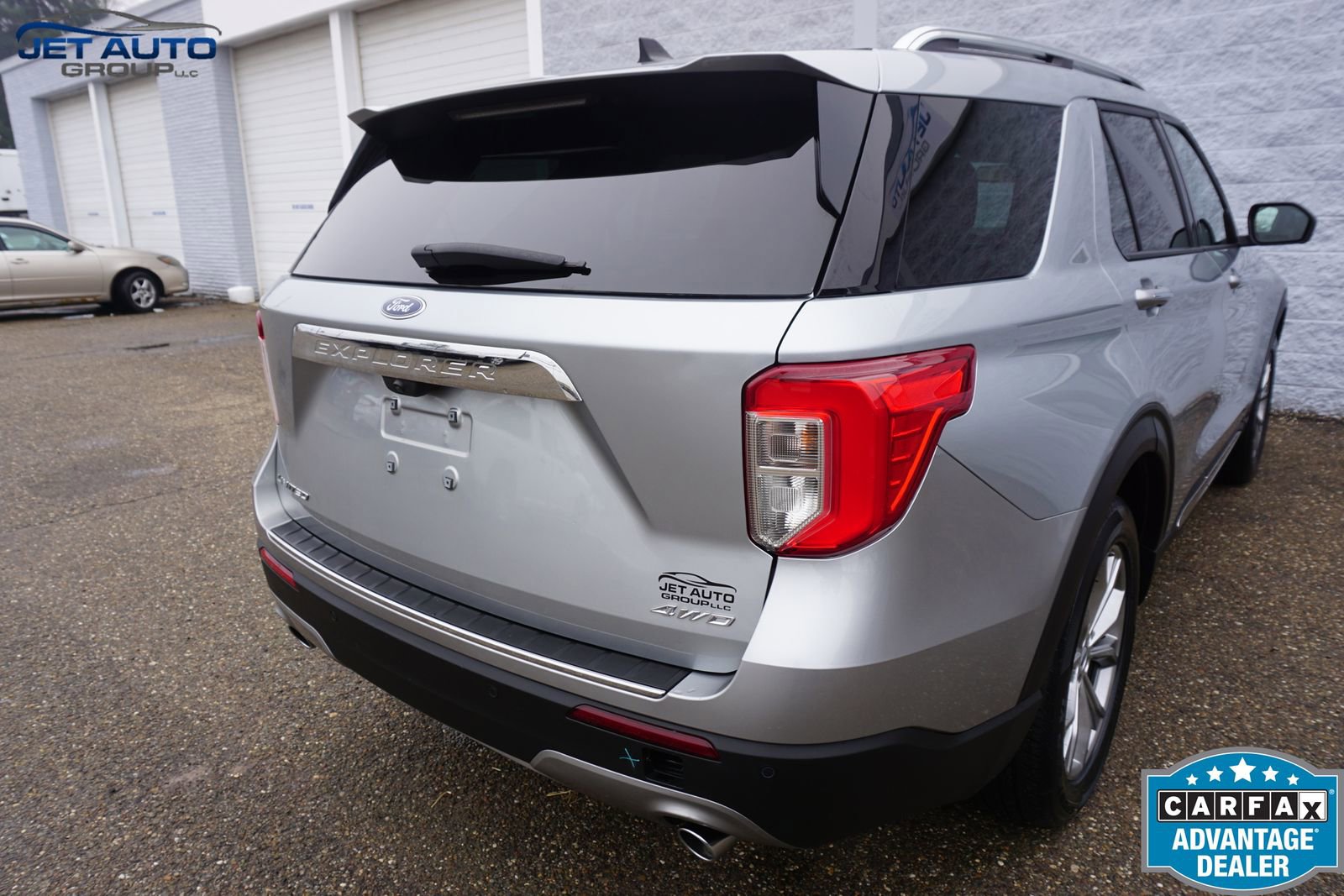 Used 2023 Ford Explorer Limited AWD/4WD image 11