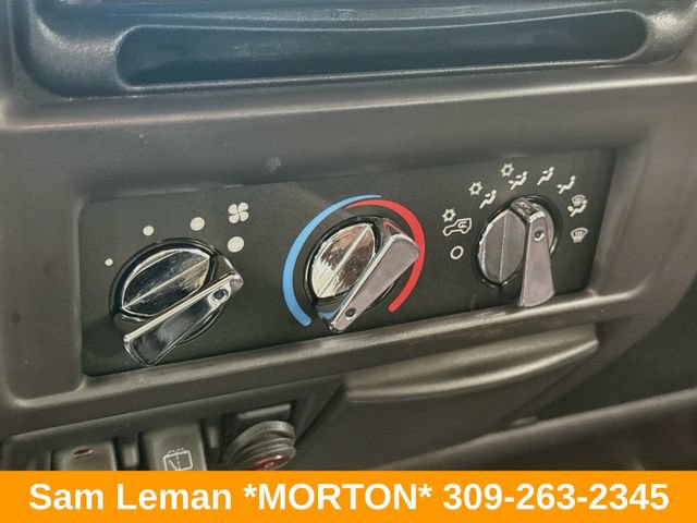 Used 2002 Jeep Wrangler SE AWD/4WD image 14