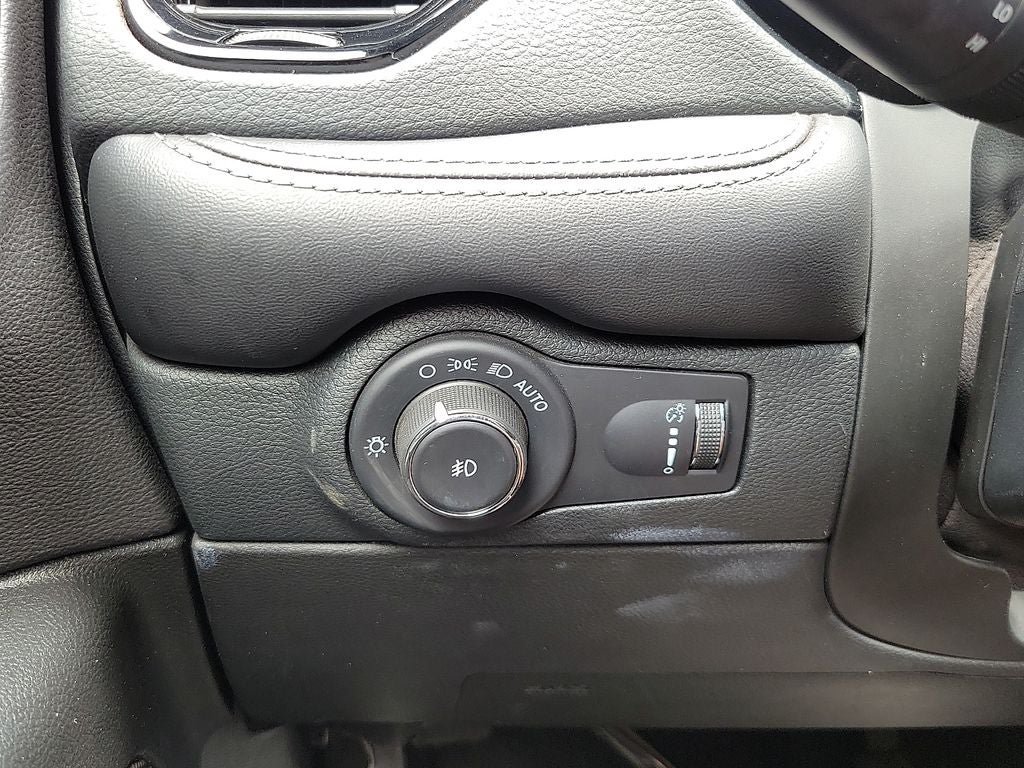 Used 2022 Dodge Durango GT RWD image 15