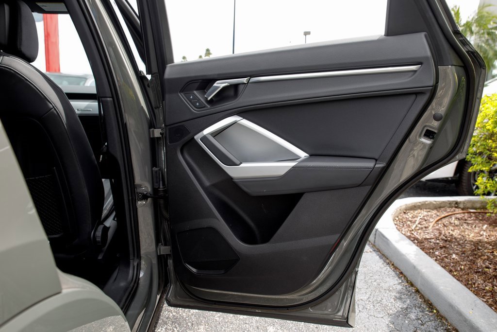 Used 2020 Audi Q3 2.0T Premium w/ Convenience Package image 38