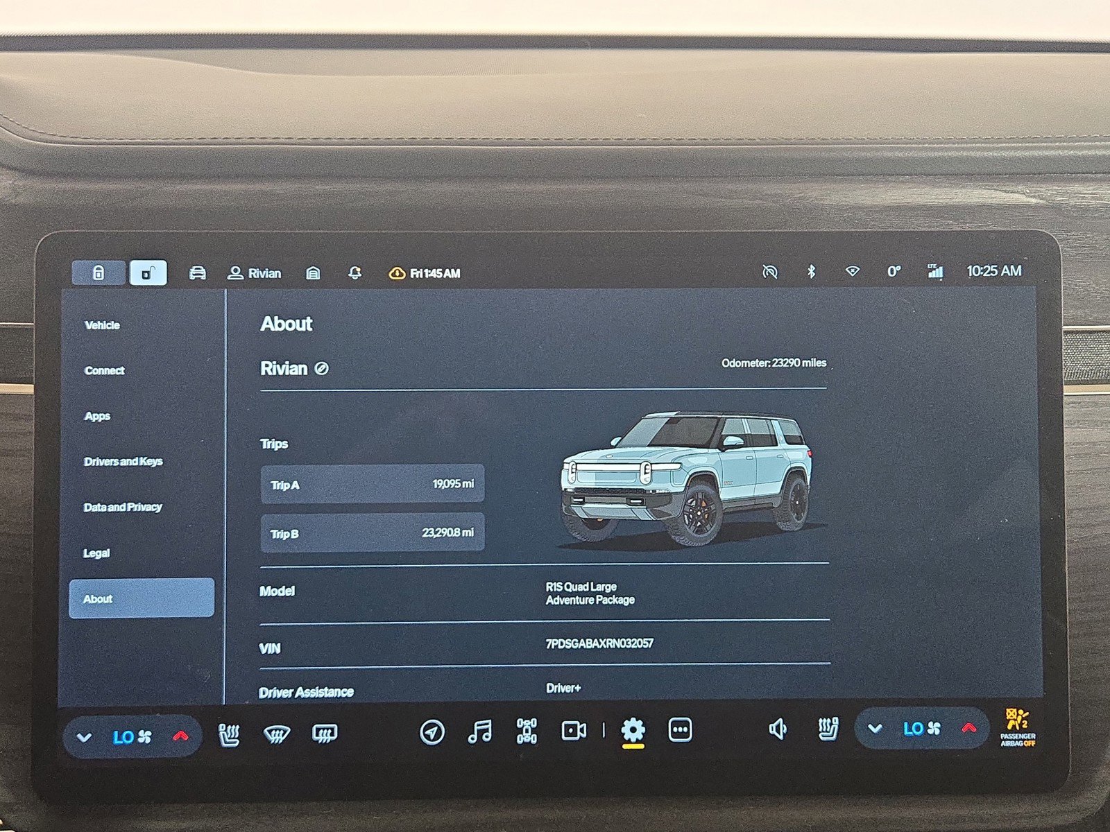 Used 2024 Rivian R1S Adventure image 29