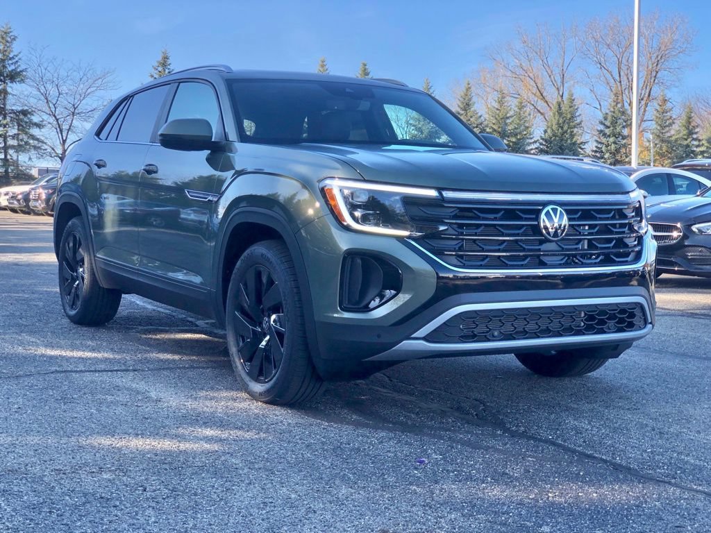 Used 2026 Volkswagen Atlas Cross Sport SE w/ Panoramic Sunroof Package