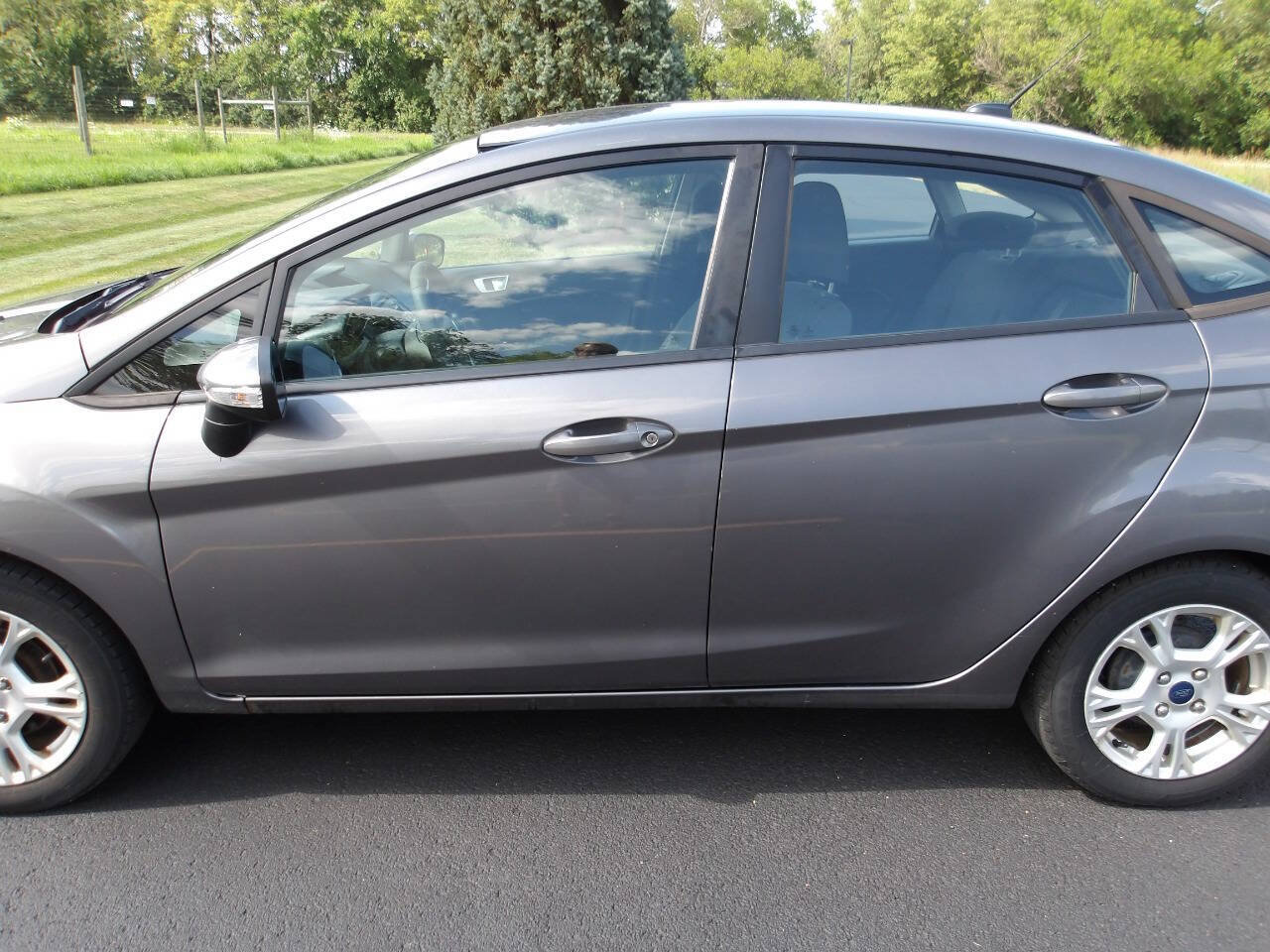 Used 2014 Ford Fiesta SE FWD image 29