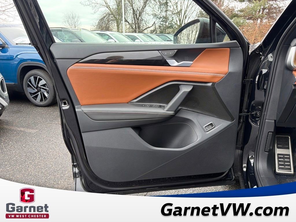 New 2026 Volkswagen Tiguan SEL R-Line image 10