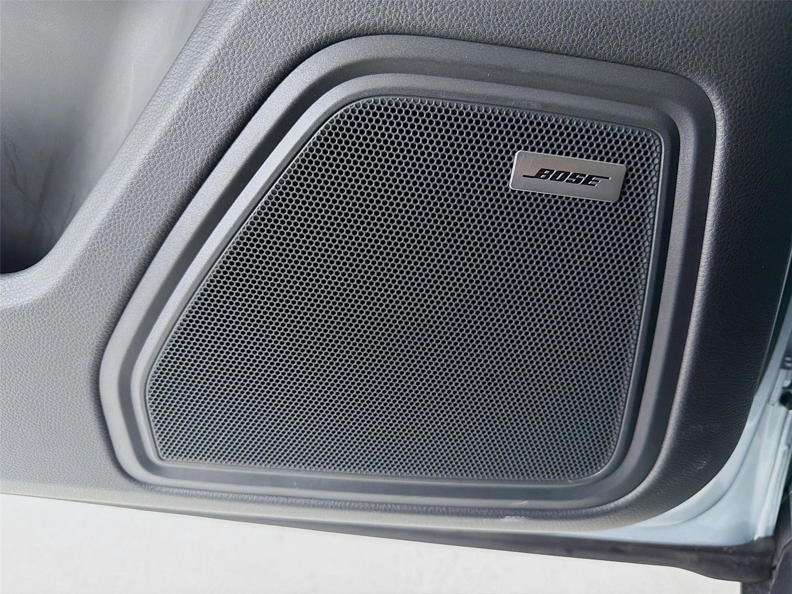 Certified 2025 Porsche Macan image 9