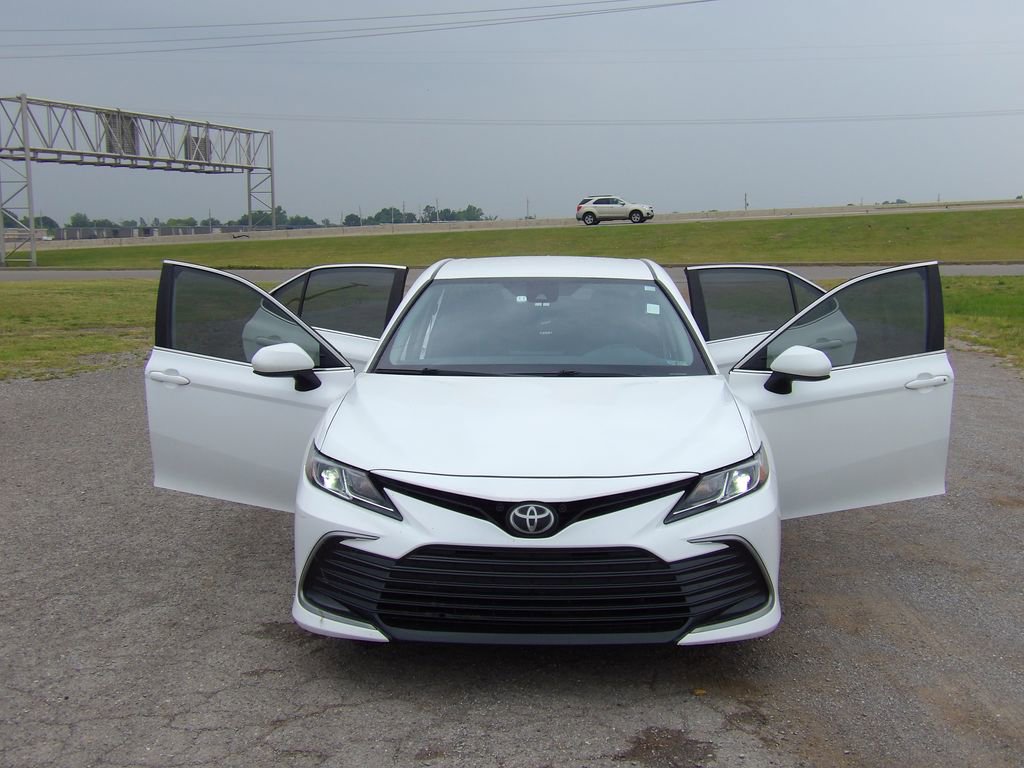 Used 2021 Toyota Camry LE FWD image 24