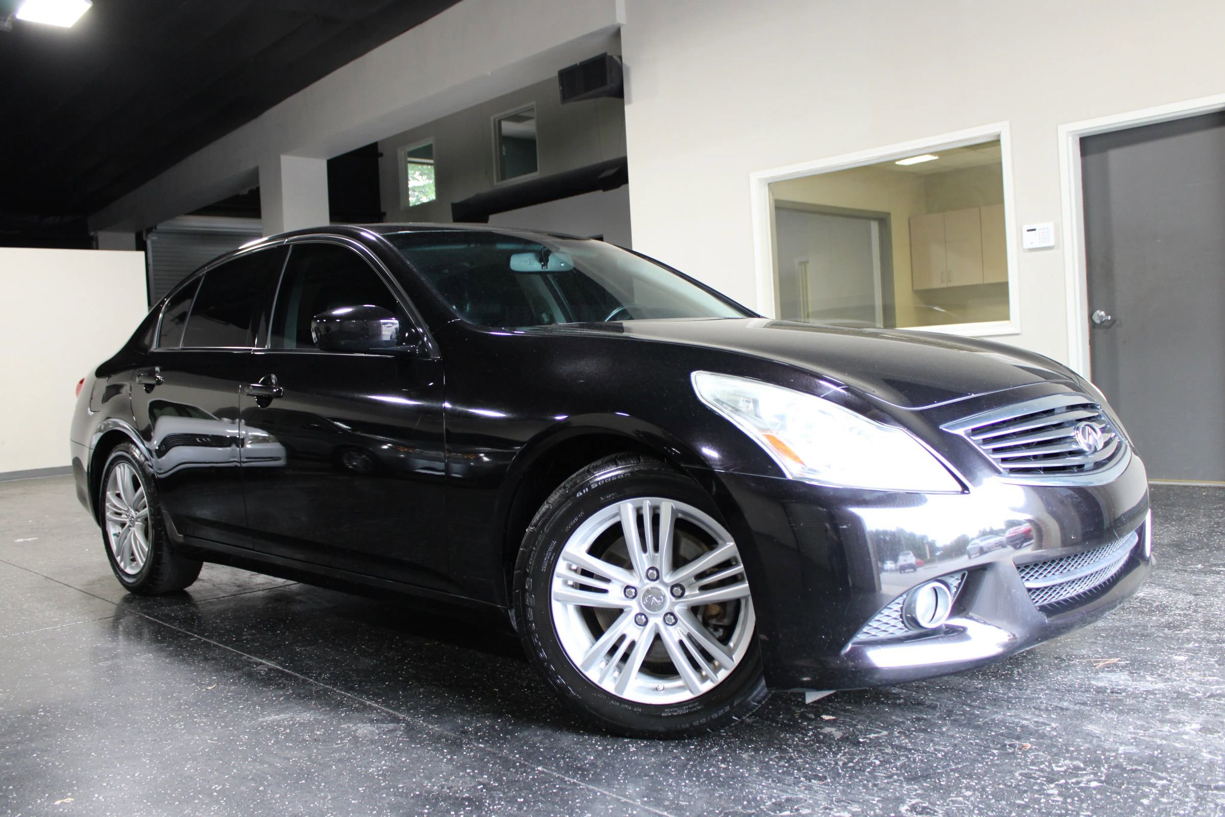 Used 2012 INFINITI G37 Journey w/ Premium Pkg