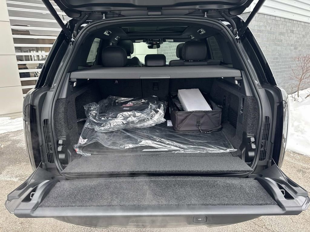 New 2026 Land Rover Range Rover SE image 6