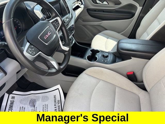 Used 2023 GMC Terrain SLE w/ Driver Convenience Package image 11