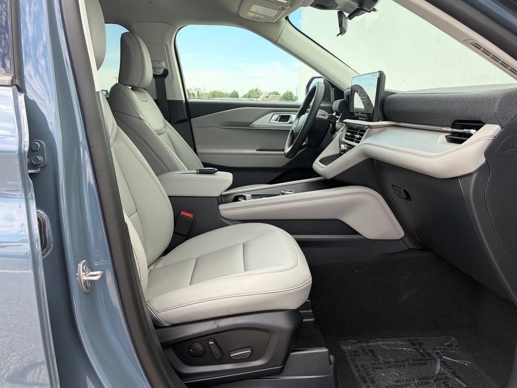 New 2026 Ford Explorer Active w/ Active Comfort Package AWD/4WD image 28