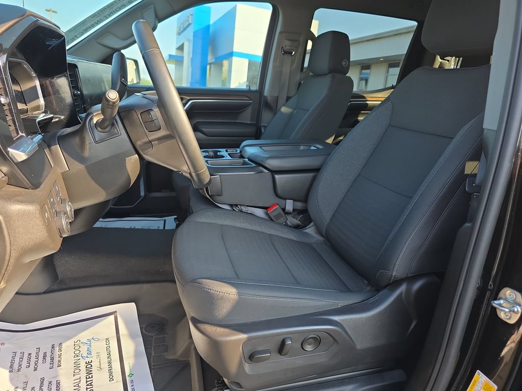 Used 2024 Chevrolet Silverado 1500 LT AWD/4WD image 11